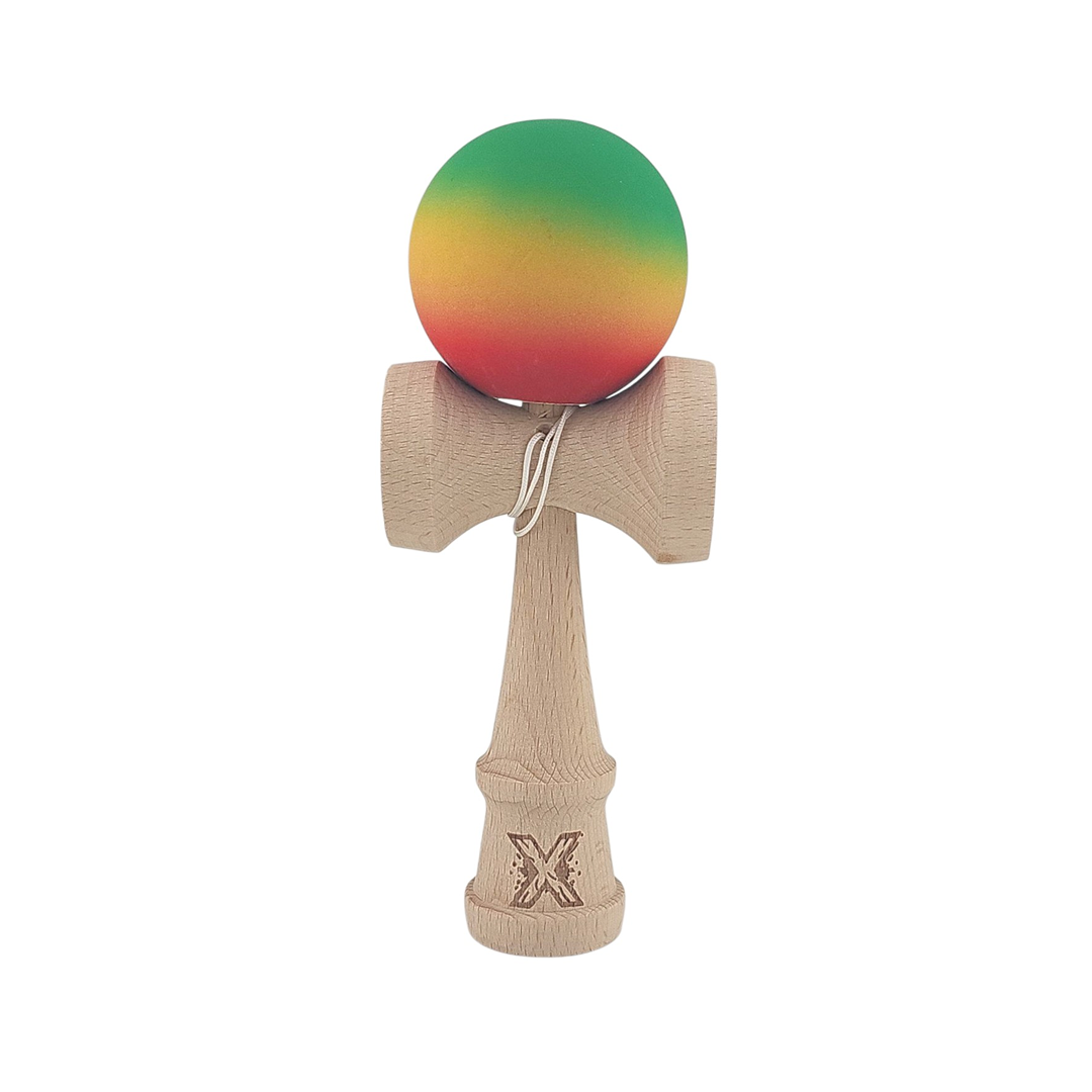 Kendama X Berbis – Jucarie Interactiva din Lemn, 18 cm, Joc de Indemanare pentru Copii si Adulti, Model 2 Verde-Galben-Rosu in Degrade