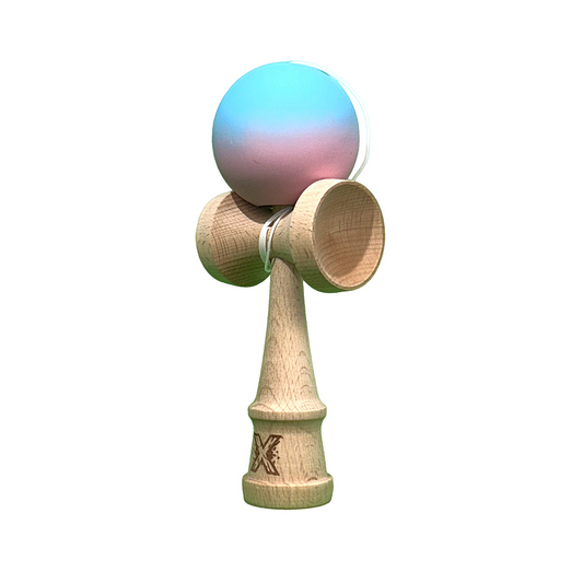 Kendama X Berbis – Jucarie Interactiva din Lemn, 18 cm, Joc de Indemanare pentru Copii si Adulti, Model Albastru-Roz in Degrade