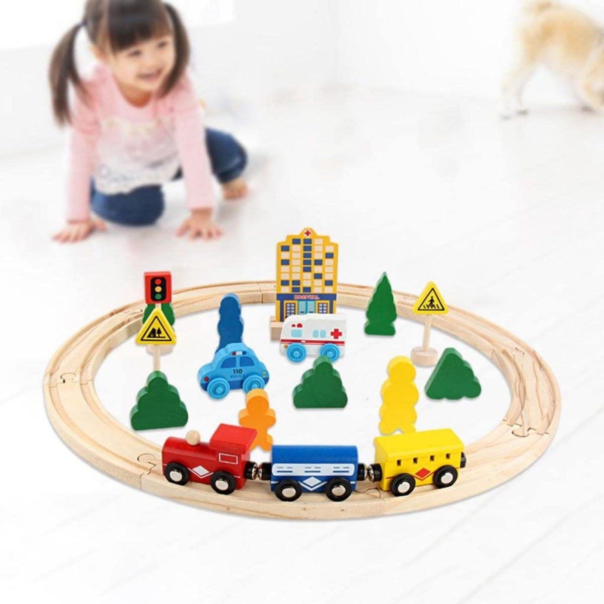 Circuit Trenulet Din Lemn Cu Locomotiva Electrica, Set Interactiv Montessori Cu Masini De Interventie Si Accesorii Oras, Lemn Natural, 26 Piese, 3 Ani+, Multicolor