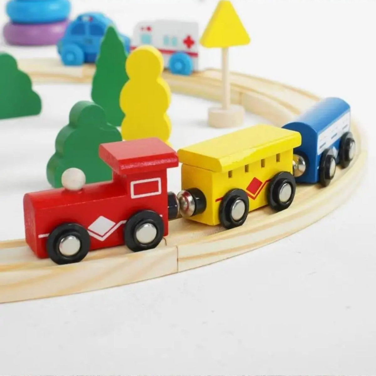 Circuit Trenulet Din Lemn Cu Locomotiva Electrica, Set Interactiv Montessori Cu Masini De Interventie Si Accesorii Oras, Lemn Natural, 26 Piese, 3 Ani+, Multicolor