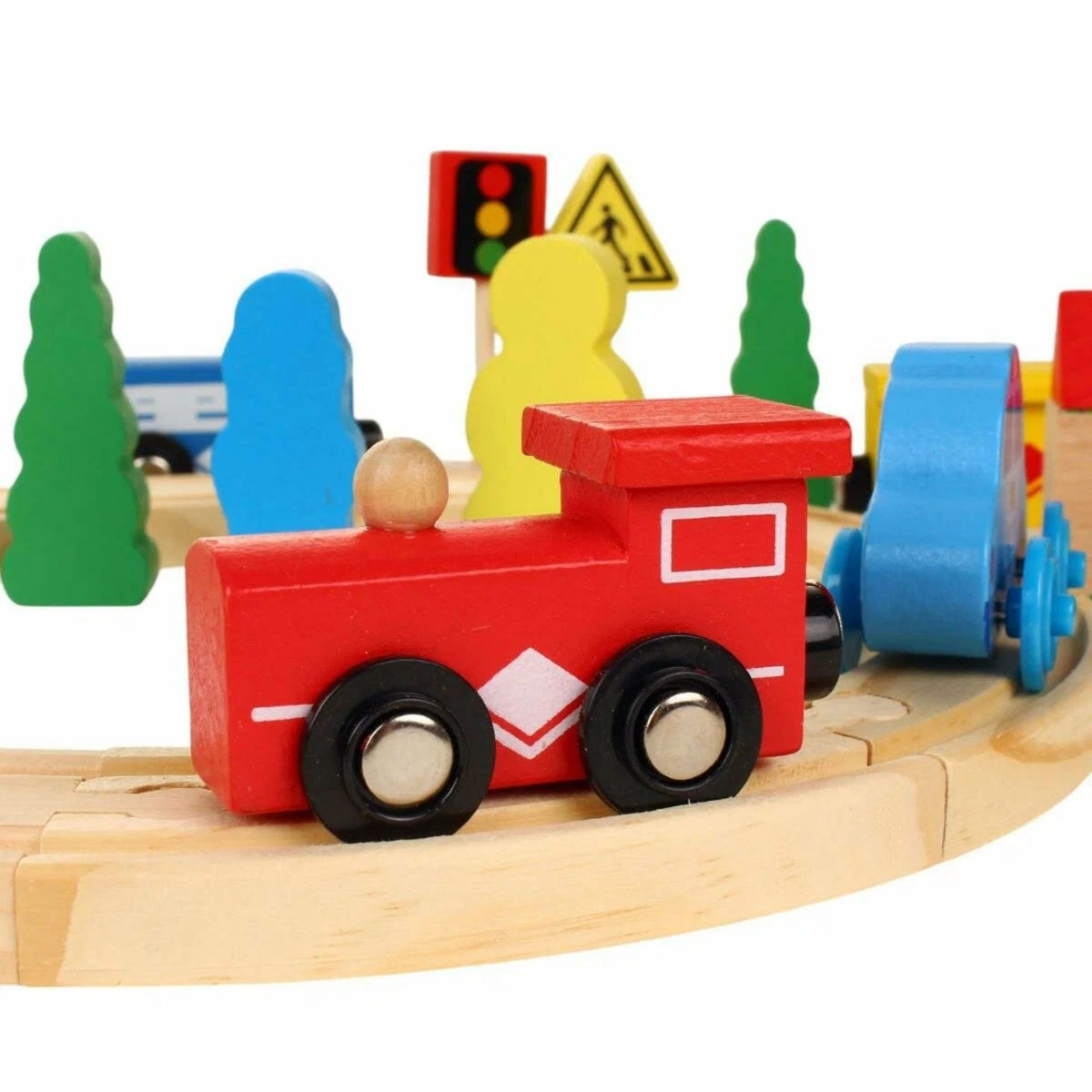 Set Circuit Trenulet din Lemn Oraselul, Trenulet Magnetic si Masini de Interventie, Jucarie Educativa Montessori, 33 Piese, Multicolor, 3 ani+