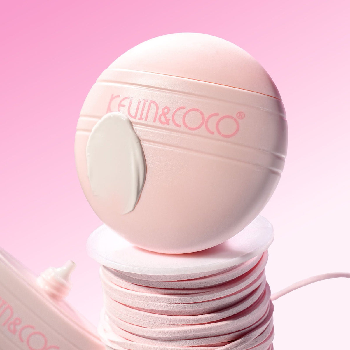 Kevin&Coco Baza de Machiaj cu Protectie Solara SPF 50, Crema Primer Hidratanta pentru Uniformizarea Tenului, Efect Netezire Pori, Formula Usoara, Toate Tipurile de Ten, Alb, 8 x 7.8 x 3 cm