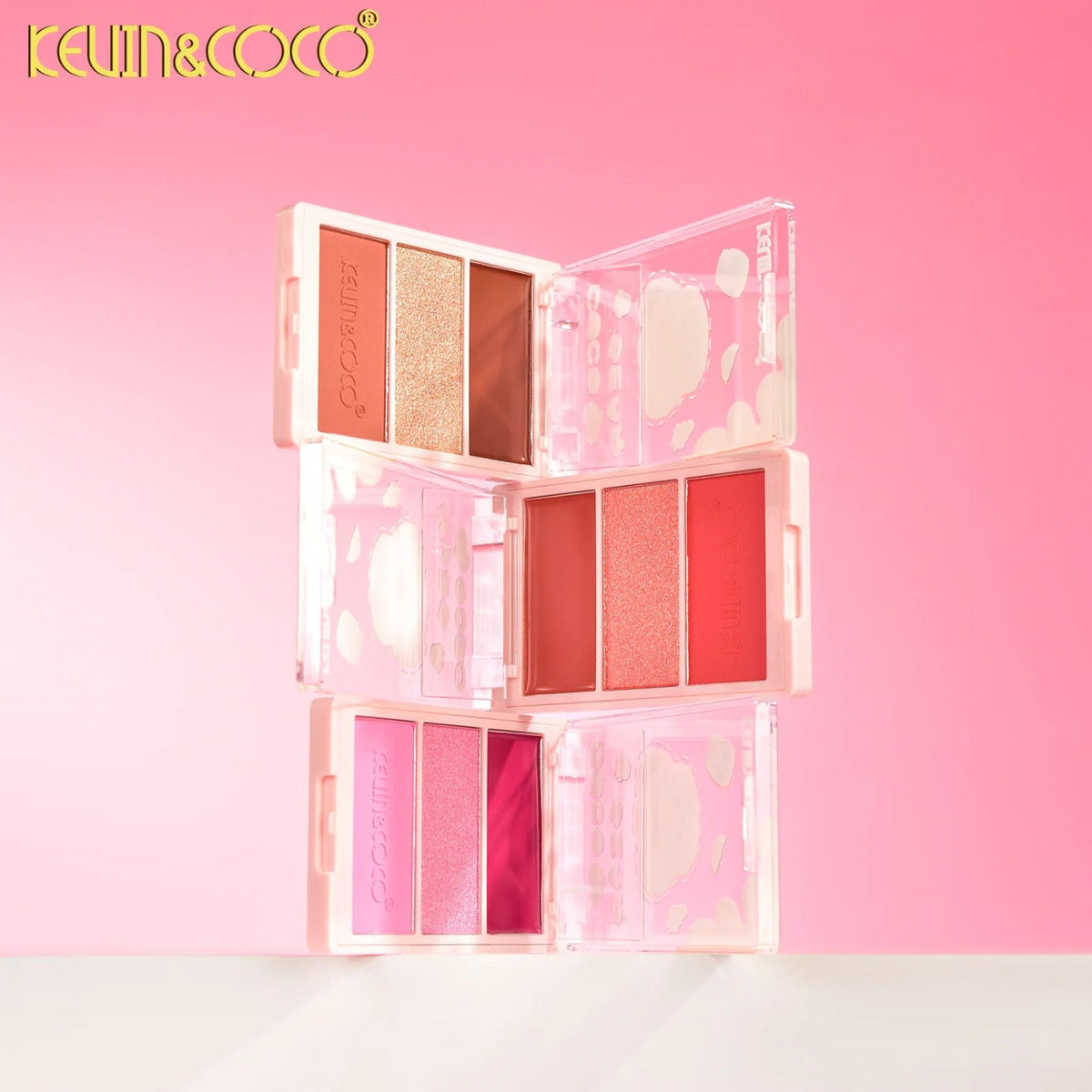 Kevin&Coco Paleta Fard de Obraz, Blush, Iluminator si Contur 3 in 1, Model Coco Bear, Textura Pudra Compacta, Efect Natural si Luminos, Roz, 71.7 g