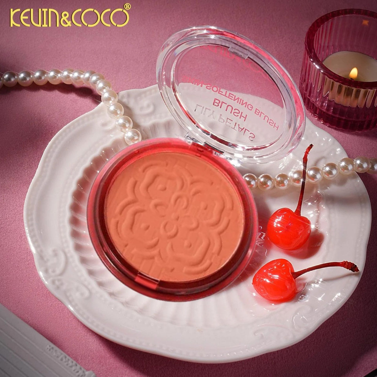 Kevin&Coco Fard de Obraz Lily Petals, Blush Compact cu Textura Fina si Efect Luminos, Pigmentatie Modulabila, Toate Tipurile de Ten, Model Fantasy, Roz/Apricot, 9.3 g