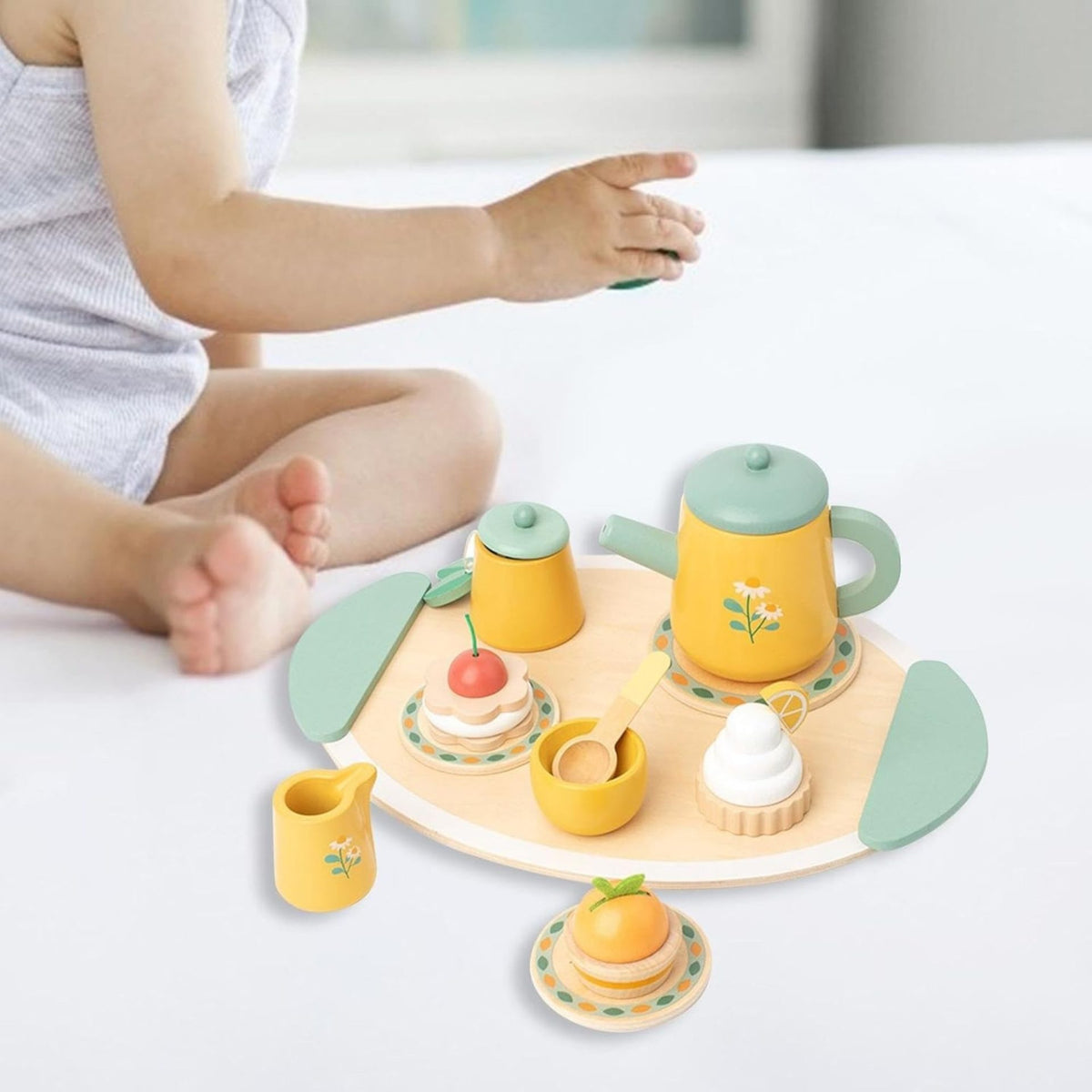 Set de Ceai Royal Tea Daisy, Jucarie Educativa Montessori din Lemn cu Prajituri si Accesorii, Joc de Rol Interactiv pentru Copii, Multicolor, 12 Piese, 3 Ani+