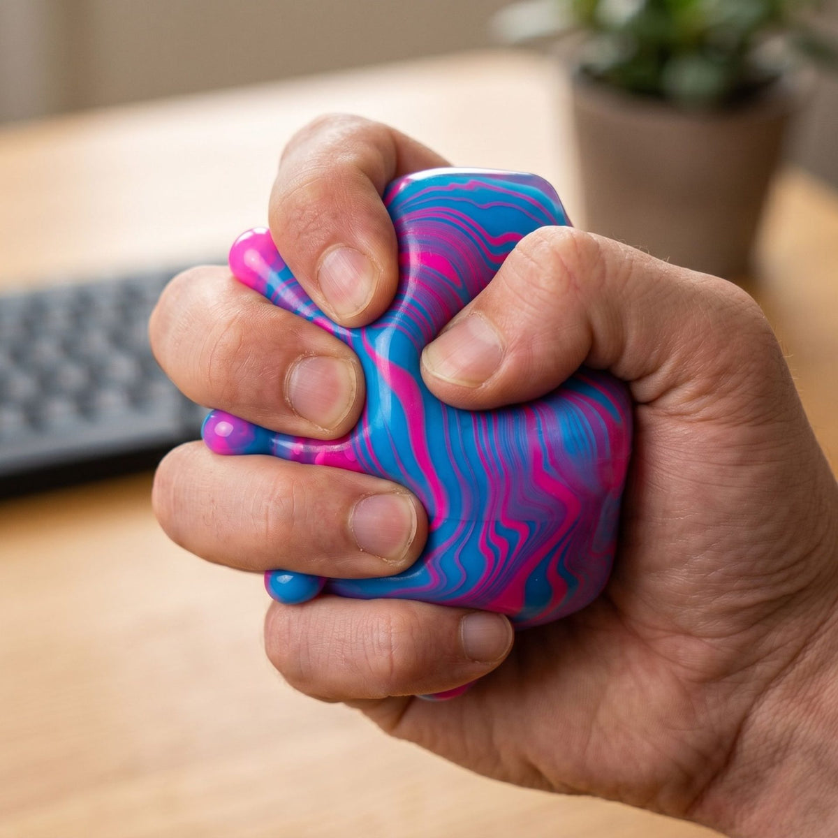 Jucarie Squishy Antistres, Cub Fidget 3D Model Linii Flow, Revenire Lenta, Termoplastic TPE, 5.5x5.5x5.5 cm, 180 g, Albastru Royal