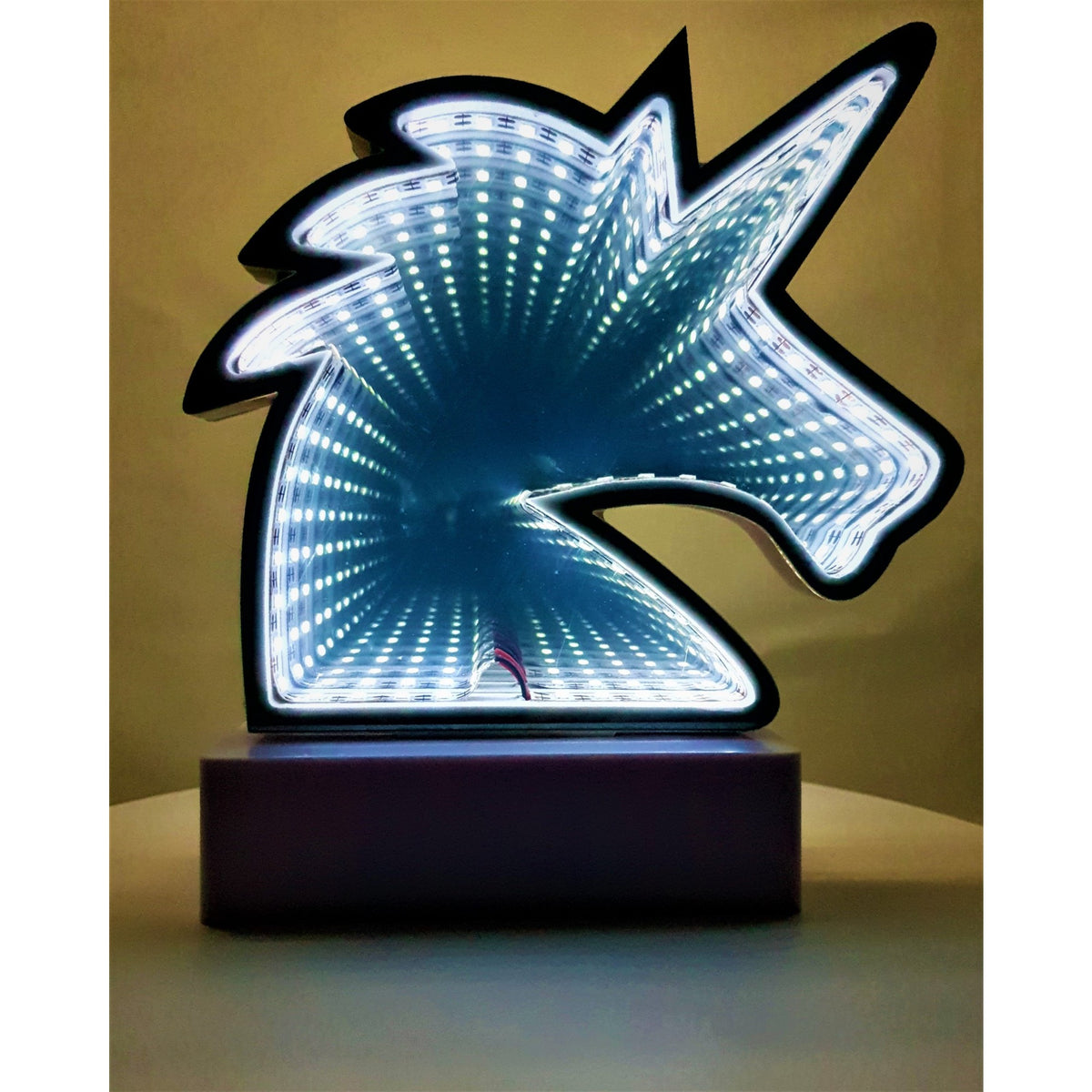 Decoratiune Luminoasa Neon Model Unicorn, Lampa de Veghe cu Efect Vizual, Alimentare USB sau Baterii, Material Plastic, Lumina Alb Rece, 20 cm
