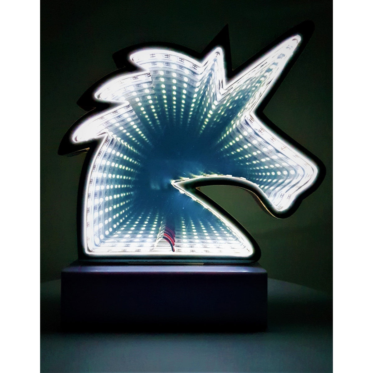 Decoratiune Luminoasa Neon Model Unicorn, Lampa de Veghe cu Efect Vizual, Alimentare USB sau Baterii, Material Plastic, Lumina Alb Rece, 20 cm