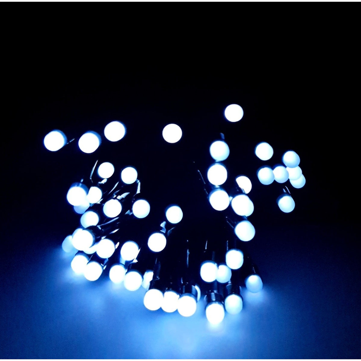 Instalatie de Craciun Tip Sir, 50 LED-uri Alb Rece, Fir Negru Flexibil, Alimentare cu Baterii, Lungime 4.5 m