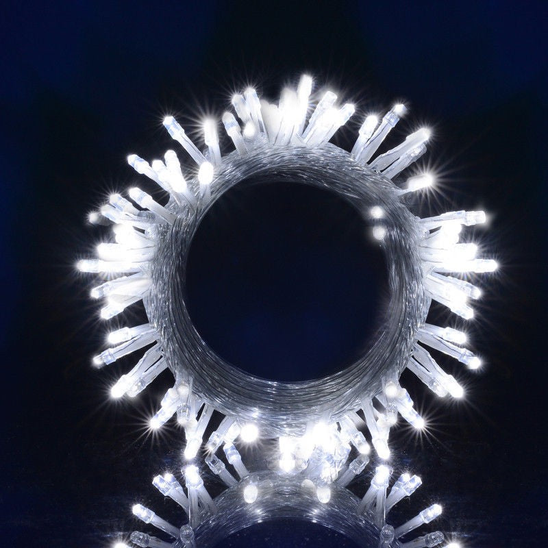 Instalatie De Craciun Tip Sir Cu 50 LED-uri, Alimentare Pe Baterii, Utilizare Interior Si Exterior, Fir Transparent, 5 m, Alb Rece