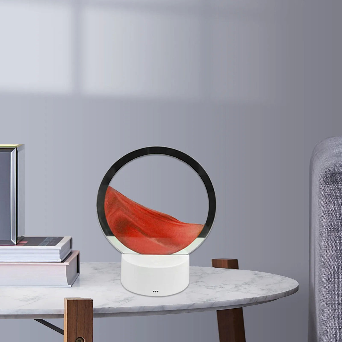 Lampa Decorativa Tip Clepsidra, Imagine 3D Dinamica Cu Nisipuri Miscatoare, Efect Antistres, Alimentare USB Sau Baterii, Acril Si Sticla, 16 x 18.5 cm, Rosu