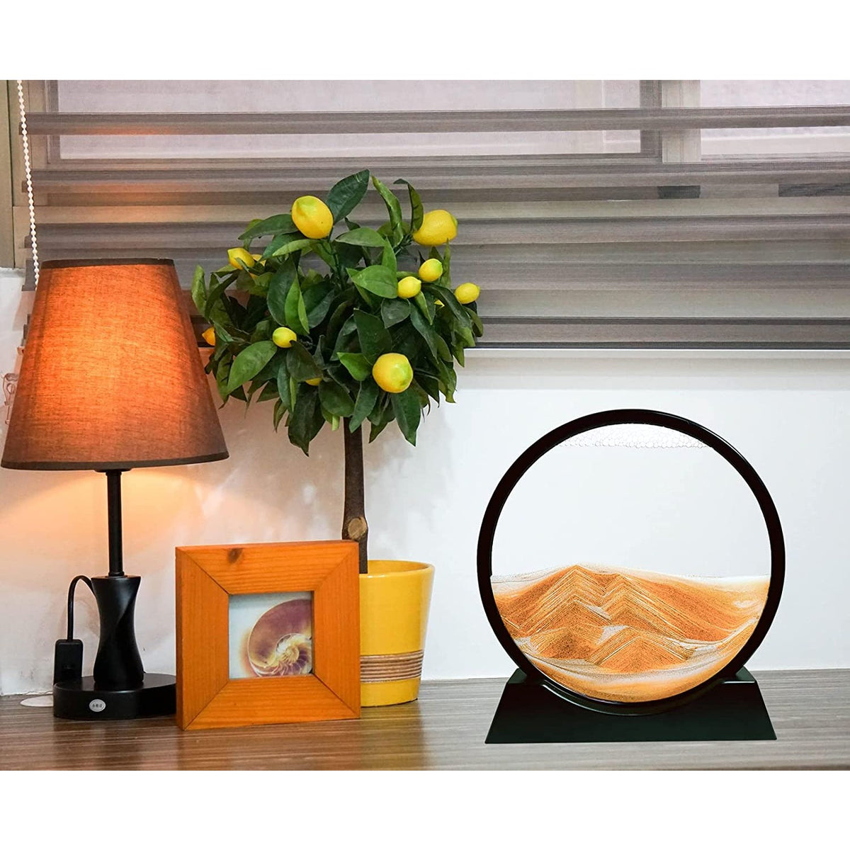 Clepsidra Decorativa cu Nisip Miscator, Tablou 3D Dinamic, Sticla Acrilica Relaxanta, Efect Antistres pentru Birou, Cadru Negru, Auriu, 25 x 26.5 cm
