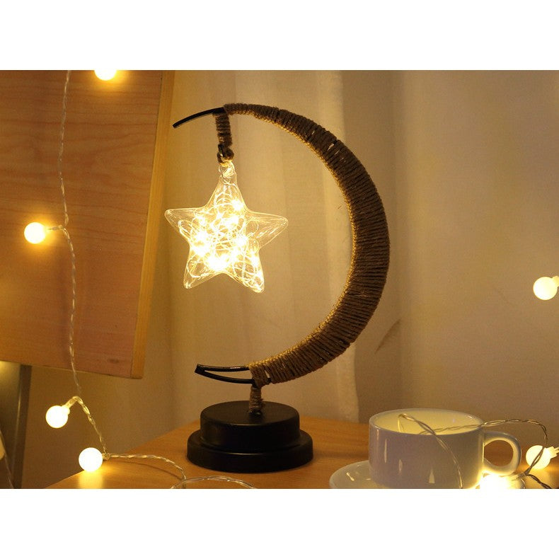 Lampa Veghe LED, Semi-Luna cu Stea Suspendata, Design Romantic cu 11 LED-uri, Cadru Metalic si Sticla, 28x15 cm, Alb Cald