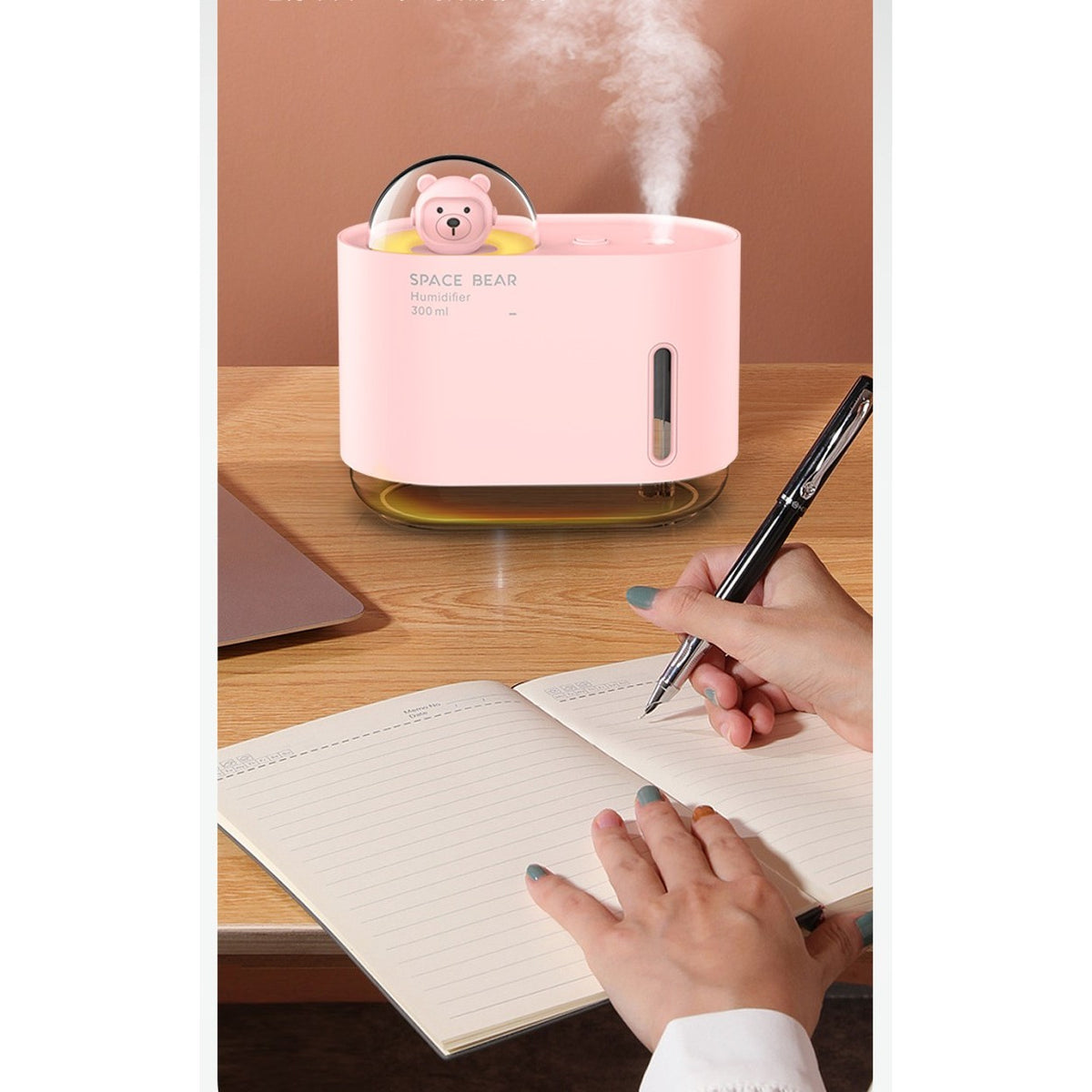 Umidificator de Aer si Difuzor de Aroma Ursulet Spatial, Tehnologie Ultrasunete Silentioasa, Lumini Colorate, Alimentare USB, Rezervor 300 ml, Roz