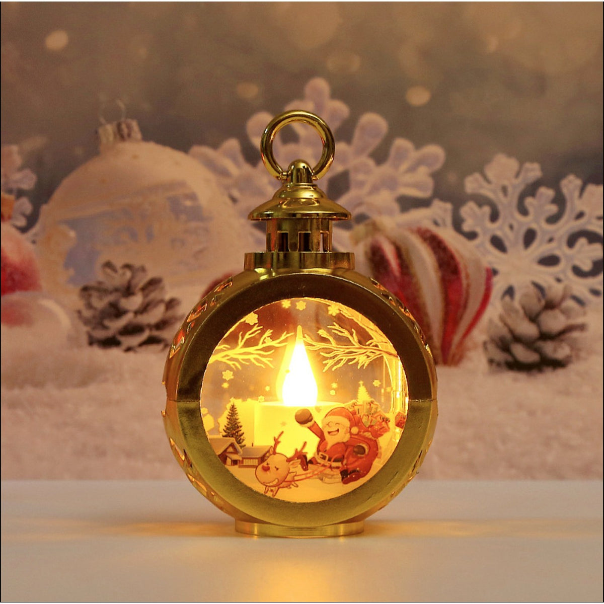 Felinar Decorativ Craciun cu LED, Lumanare si Model Mos Craciun cu Sanie, Lumina Alb Cald, Baterii Incluse, 13.5 x 9 cm, Auriu