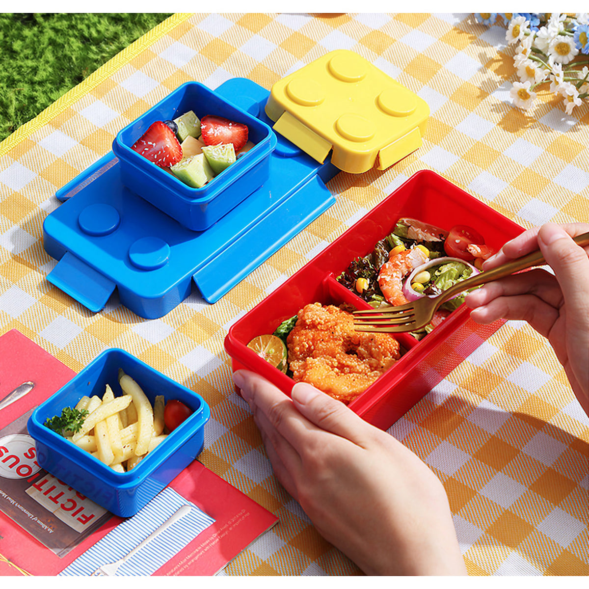 Set Caserole Pranz Interactive, Recipiente Mancare Model Cuburi De Construit, Inchidere Ermetica, Plastic Fara BPA, Multicolor, 3 Piese, 1 x 650 ml si 2 x 250 ml