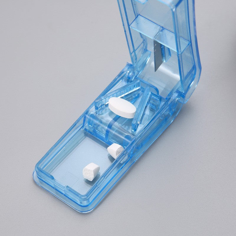 Dispozitiv Multifunctional pentru Taiat si Sfaramat Pastile, Divizor Medicamente cu Compartiment Depozitare, Plastic Non-Toxic, Design Portabil, Albastru