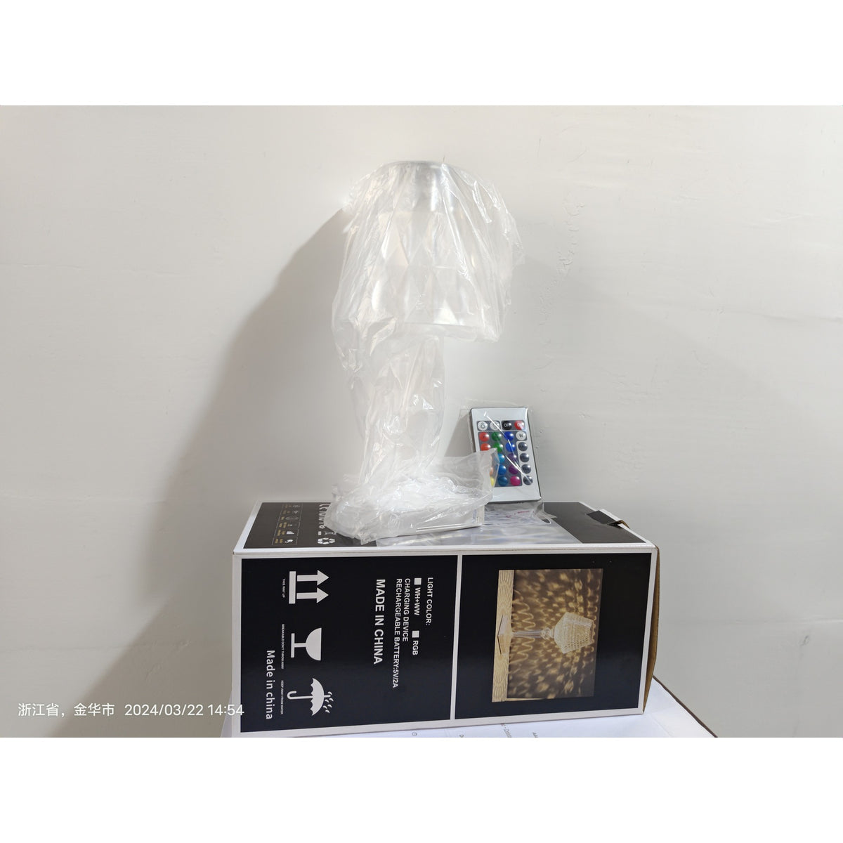 Lampa de Birou Tip Cristal Acrilic, Veioza Decorativa LED RGB 16 Culori, Control Tactil si Telecomanda, Intensitate Reglabila, Acumulator Reincarcabil USB, 3W, 26x12 cm, Transparenta