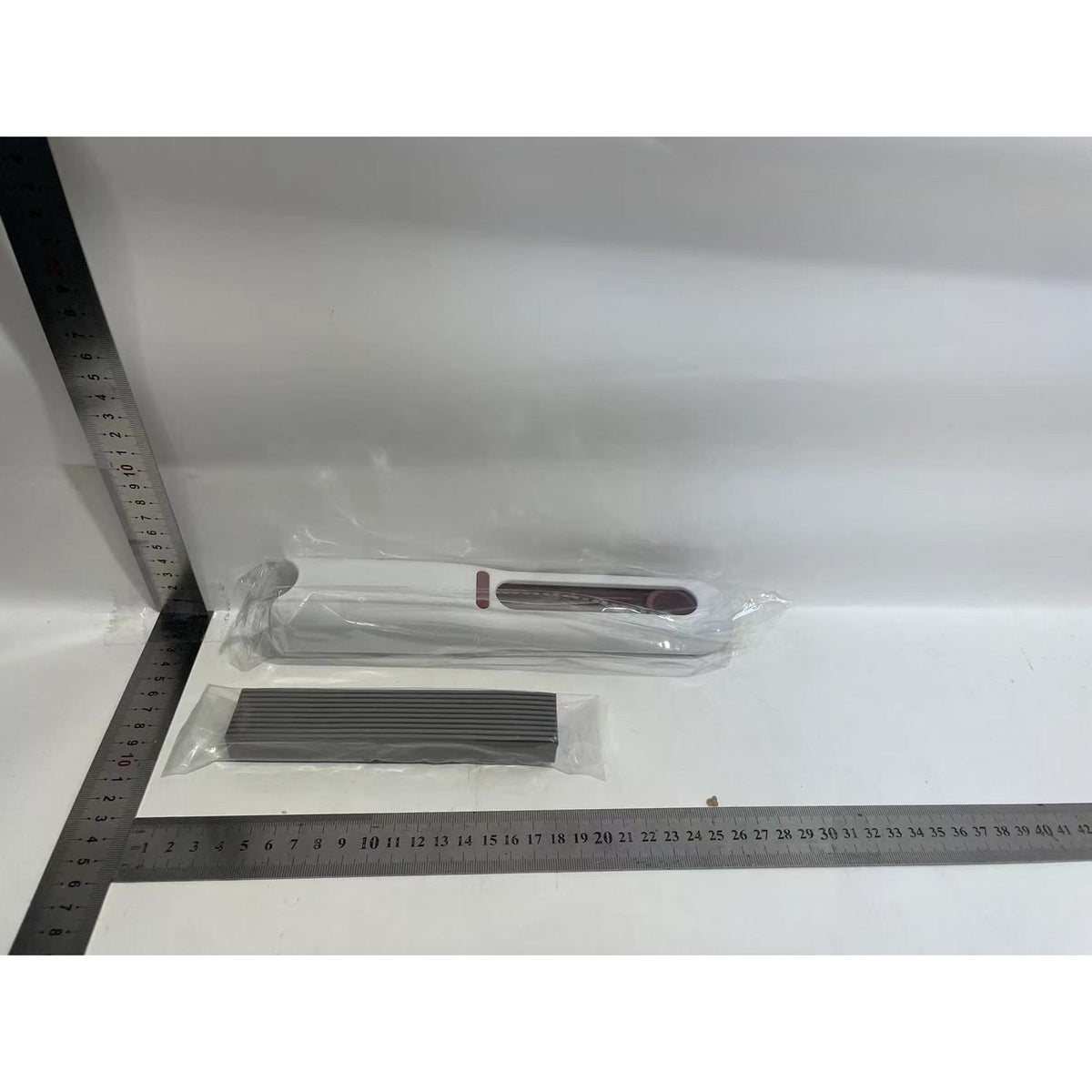 Mini Mop Portabil Cu Autostoarcere, Dispozitiv Curatare Manuala Pentru Geamuri Si Blaturi, Cap Rotativ Cu Burete PVA Super Absorbant, 29.5 x 15.5 cm, Alb