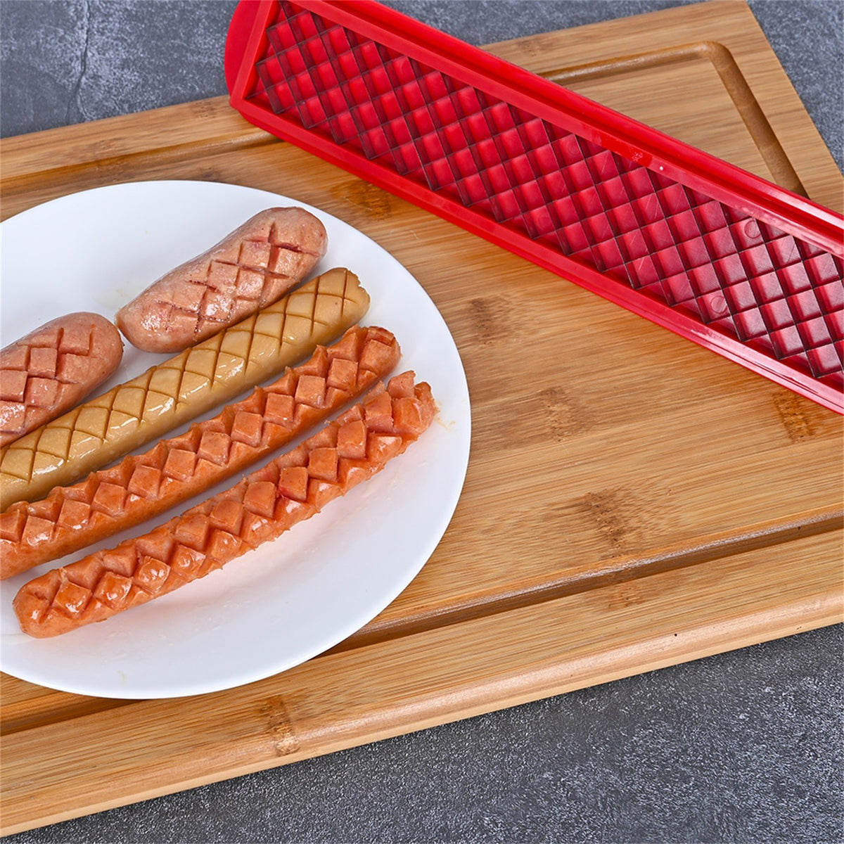 Feliator Manual pentru Hot-Dog si Carnati, Dispozitiv pentru Crestare Decorativa pe Gratar, Inox si ABS, 29.5 x 6.5 cm, Rosu