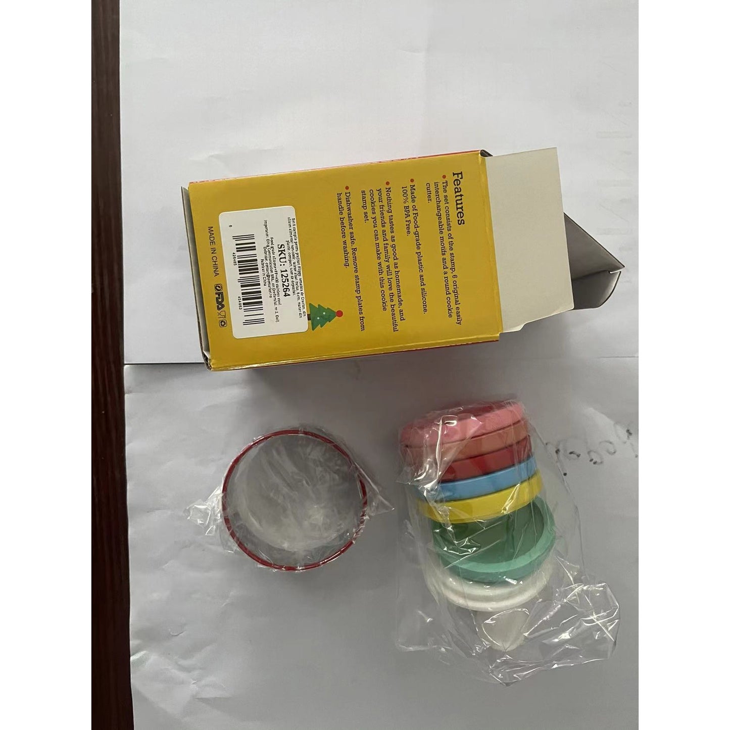 Set 6 Stampile Pentru Prajituri Si Biscuiti, Tematica Craciun, Silicon Alimentar Non-Toxic, Include Forma Taiere Aluat, Maner Ergonomic Plastic, 6 cm, Multicolor