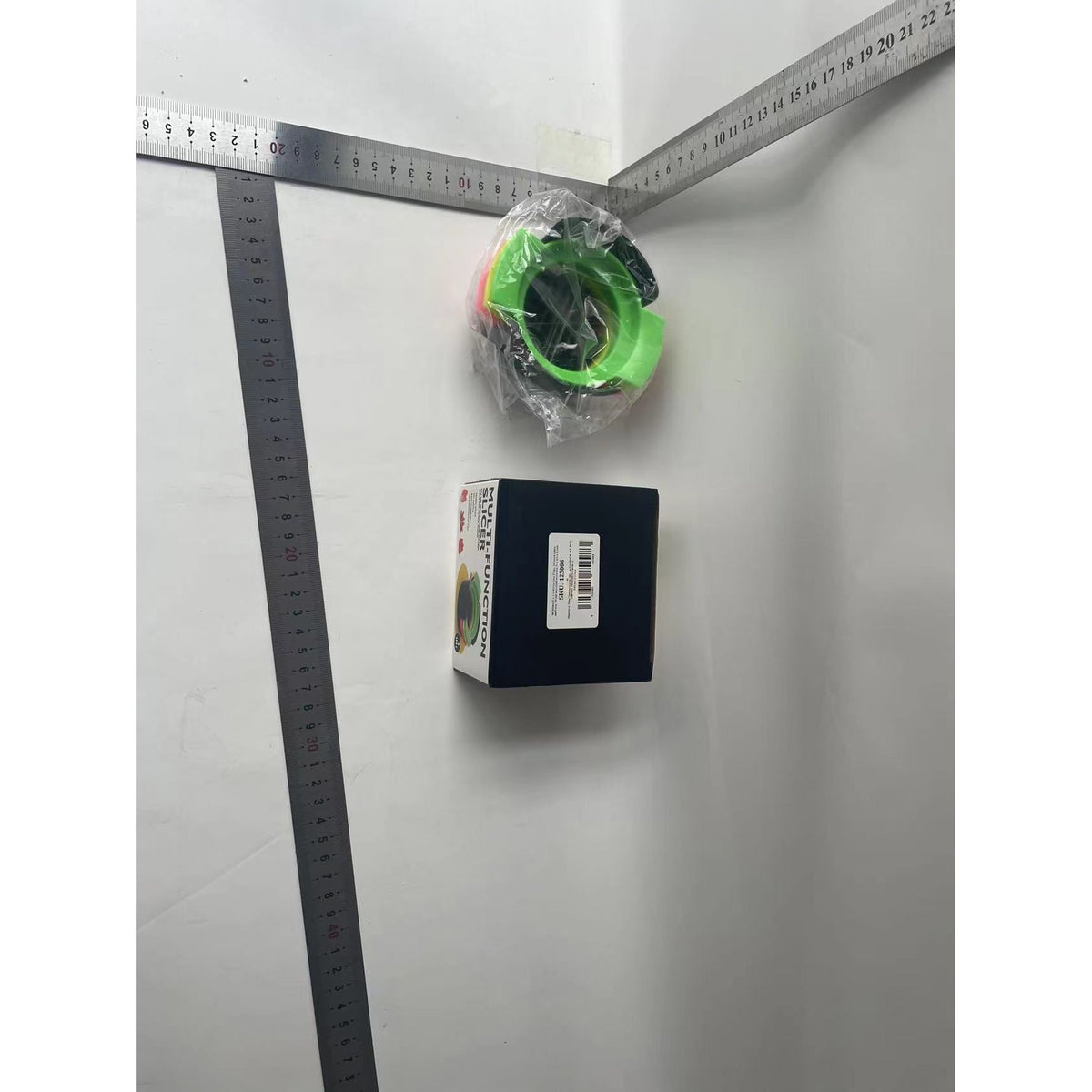 Set Feliator Ouă și Fructe 3 în 1, Dispozitiv Multifuncțional de Tăiat cu Lame din Oțel Inoxidabil, Suport PP Compact, Multicolor, 9 x 10.5 x 5.5 cm