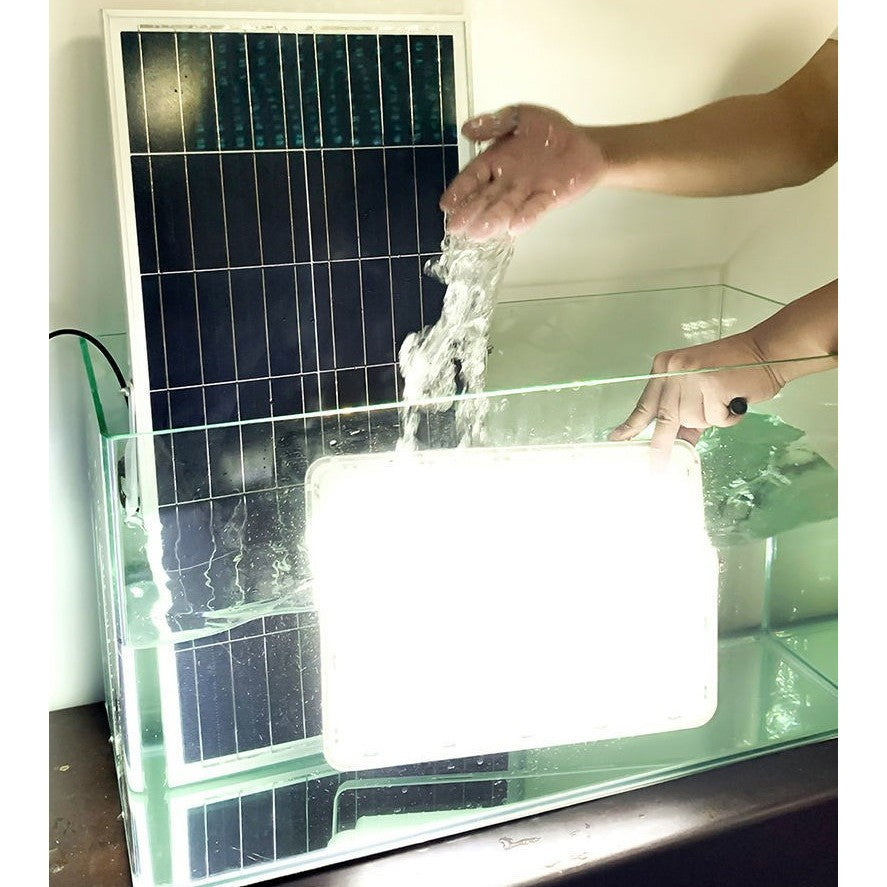 Proiector LED cu Panou Solar, Senzor Lumina si Telecomanda, Protectie Apa IP65, Afisaj Nivel Baterie, Carcasa Aluminiu, 200W, 29x23 cm, Alb