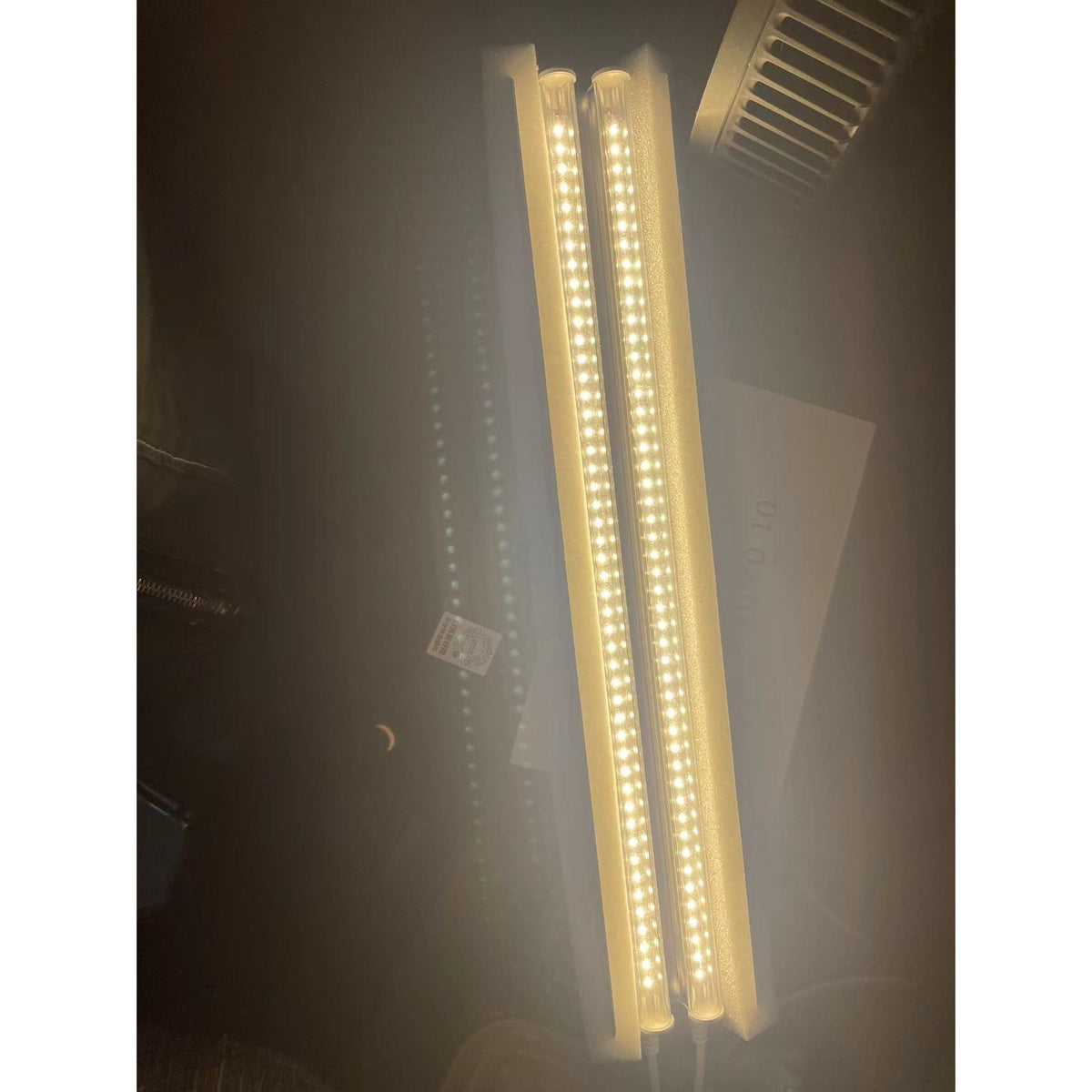 Lampa LED Dubla pentru Cresterea Plantelor, Tuburi T5 Full Spectrum, Lumina Alb Calda, Sistem de Iluminat Horticol, Durata de Viata 50.000 Ore, 50 cm
