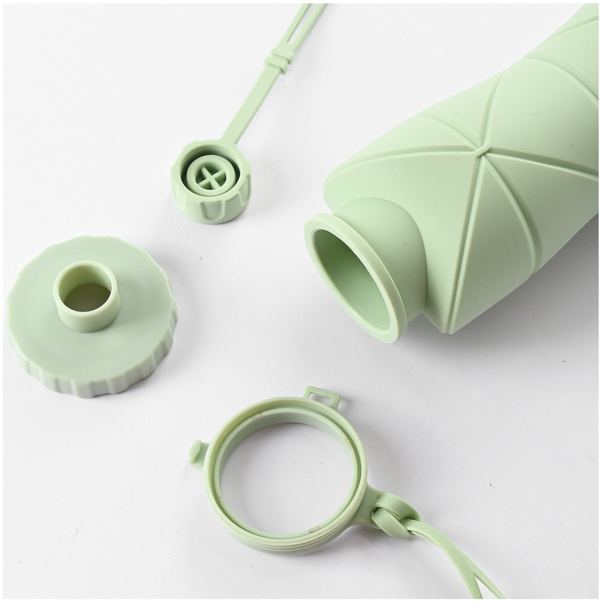 Sticla de Apa Pliabila, Recipient Reutilizabil pentru Sport si Calatorii, Silicon Termorezistent, 600 ml, Verde, 22 x 7.8 cm