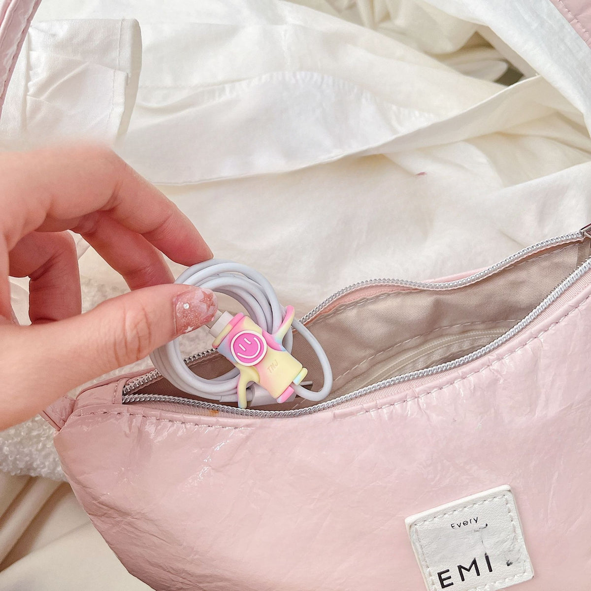 Protectie Cablu USB si Date 2 in 1, Organizator cu Inel de Depozitare, Silicon Elastic Anti-Rupere, Multicolor