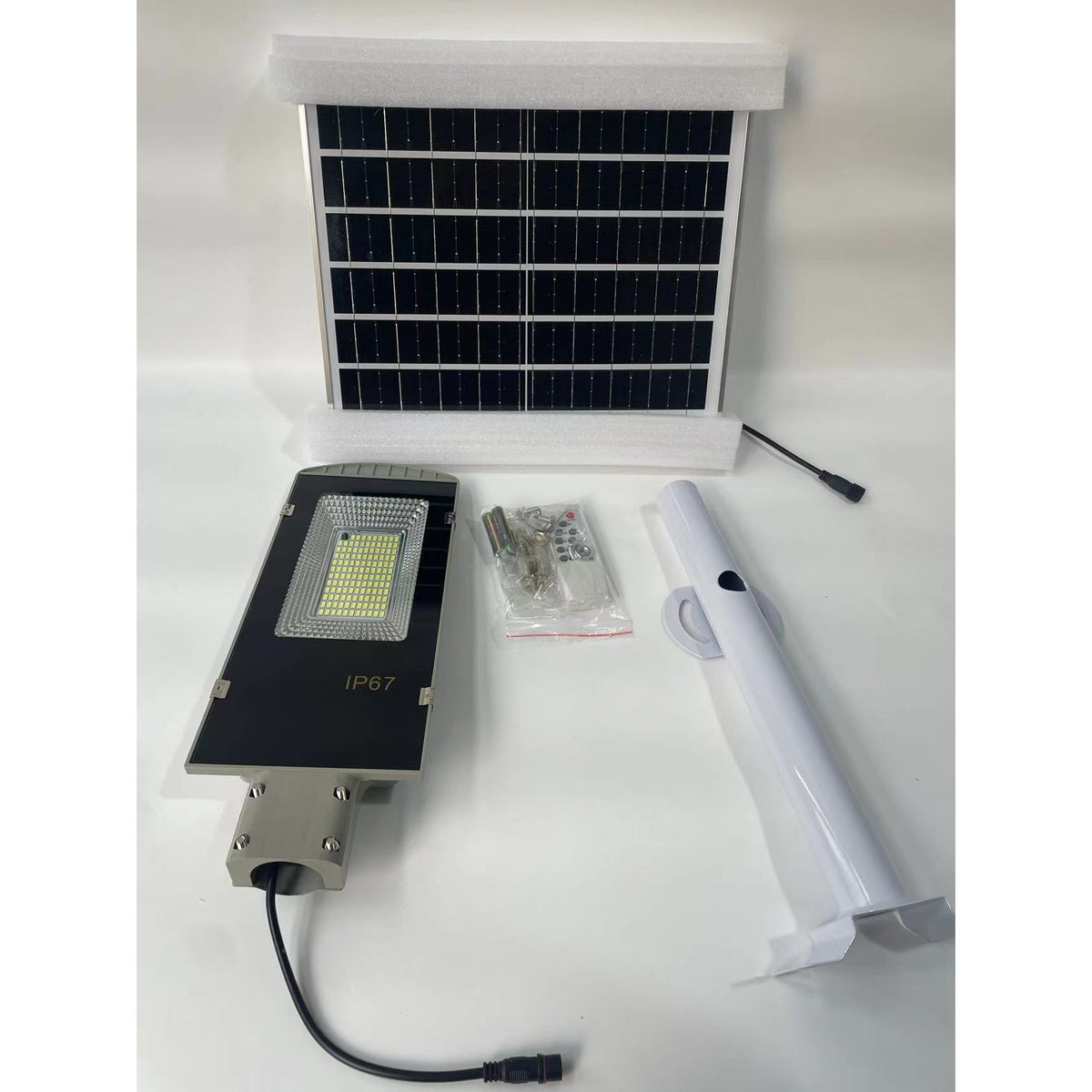 Lampa Solara Stradala, 100 LED SMD, 80W, 7200 Lumeni, Senzor Lumina si Telecomanda, Autonomie 16 Ore, Protectie IP65, Carcasa ABS, 38.6 x 13.3 cm, Lumina Alb Rece 6500K