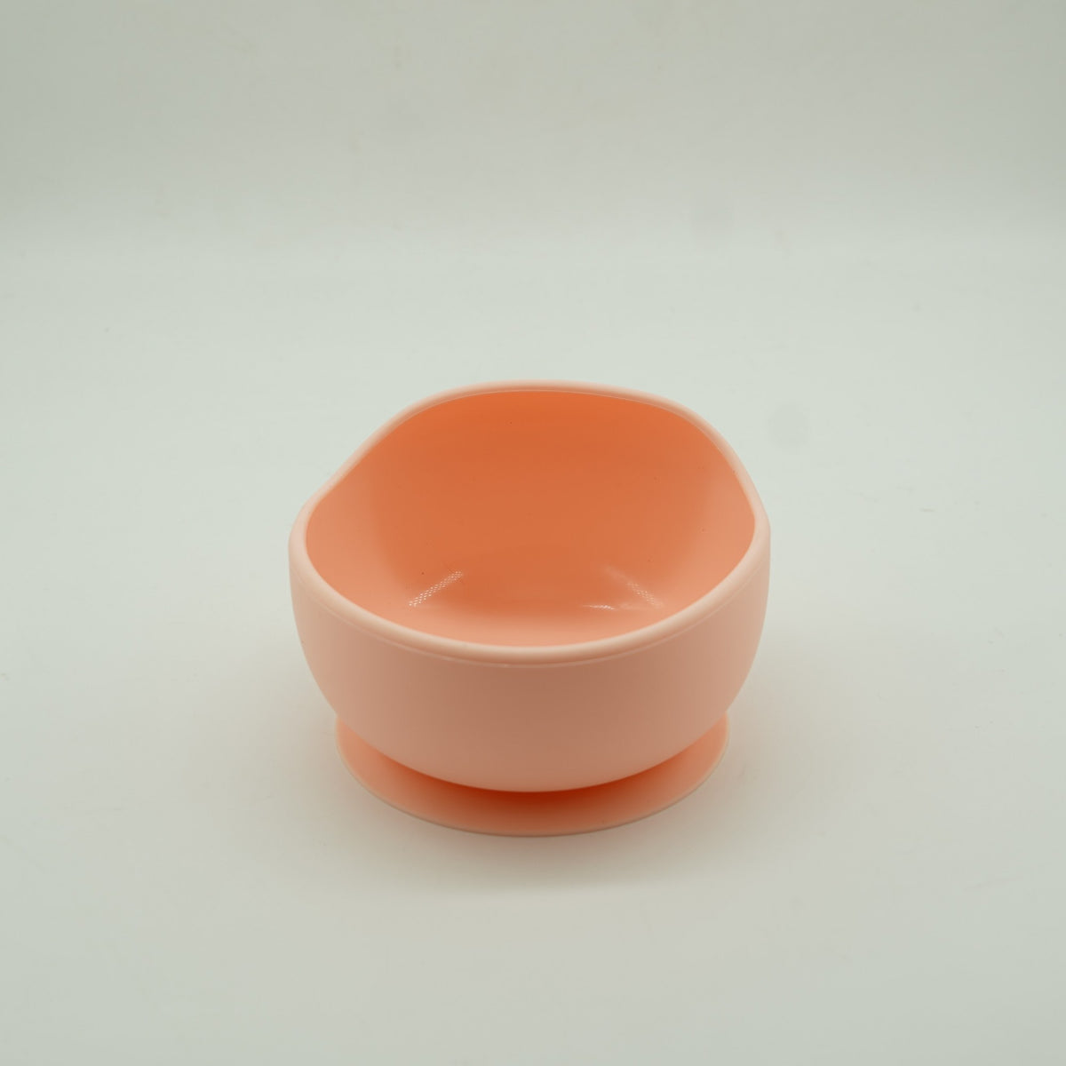 Set Diversificare Bebelusi din Silicon Alimentar, Farfurie si Bol cu Ventuza Anti-Alunecare, Tacamuri Lemn, Cana Gustari si Baveta, Fara BPA, 8 Piese, Roz