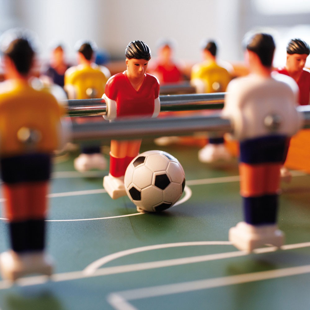 Mini Masa De Fotbal, Joc De Masa Cu 12 Jucatori Si Tabela Scorer, Constructie Din Lemn Metal Si ABS, 4 Manere, 34.5 x 23 x 7 cm