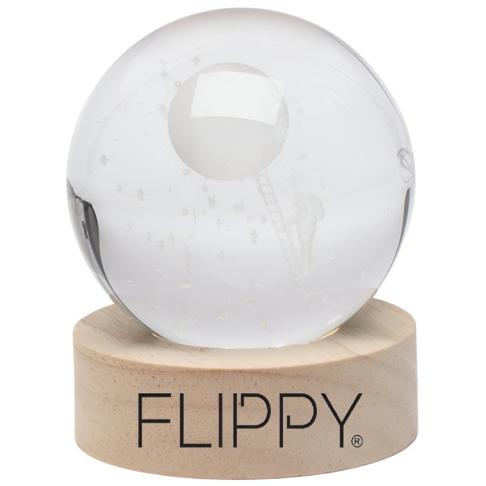 Lampa LED Decorativa, Bila Cristal 3D Astronaut pe Scara catre Luna, Gravura Laser, Baza Lemn, Alimentare USB, Diametru 6 cm, Lumina Alb Cald