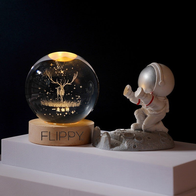 Lampa LED Decorativa, Bila Cristal 3D cu Model Cerb, Gravura Laser, Suport din Lemn, Alimentare USB, Lumina Alb Cald, 6 cm