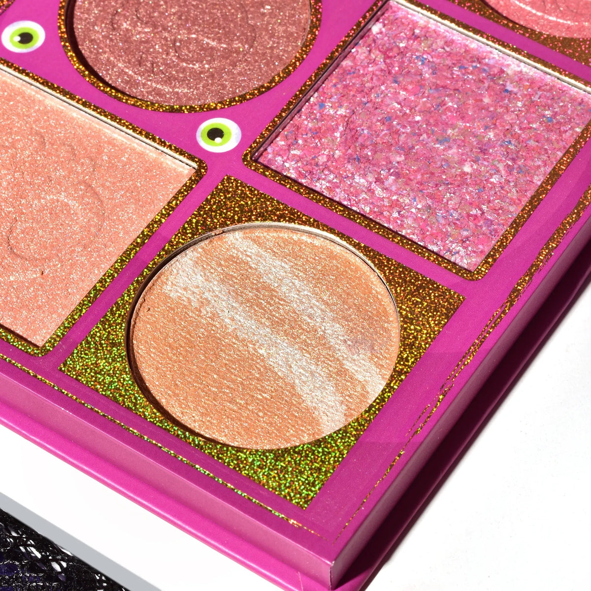 Kevin&Coco Paleta Iluminatoare Si Blush Halloween, 6 Nuante Cu Pigment Ridicat, Textura Pudra, Culori Calde, Varianta A Nude-Rose, 160g