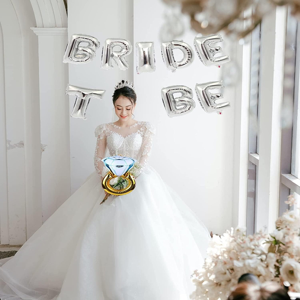 Set Baloane Bride To Be cu Inel de Logodna, Decoratiuni Petrecere Burlacite, Folie Aluminiu, Litere 40 cm, Include Pai Umflare, Argintiu