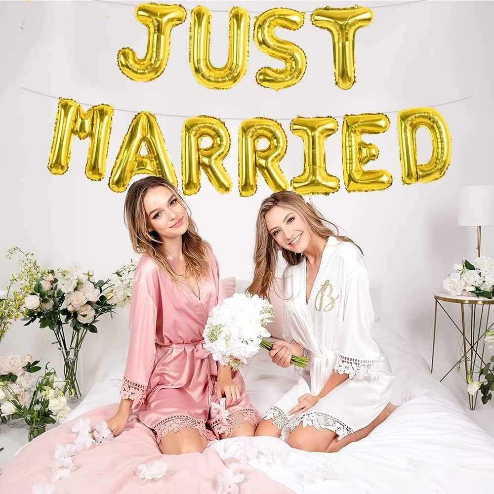 Set Baloane Just Married din Folie Metalizata, Litere Individuale pentru Decor Nunta, Umflare Aer sau Heliu, Accesorii Incluse, 40 cm, Auriu