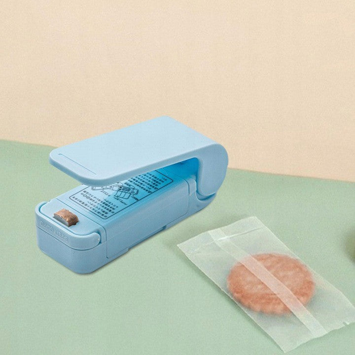 Mini Aparat de Sigilat Pungi, Dispozitiv Portabil de Etansare Termica cu Spate Magnetic, Alimentare 2 Baterii AA, Material ABS, 9.7x3 cm, Albastru