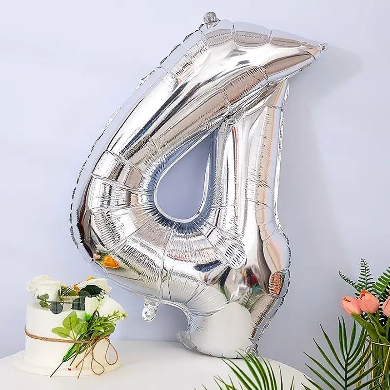 Balon Cifra 4 Aniversar, Balon din Folie de Aluminiu pentru Aer sau Heliu, Reutilizabil cu Pai de Umflare Inclus, Argintiu, 81 cm