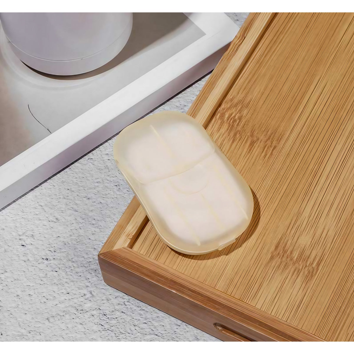 Sapun de Unica Folosinta sub Forma de Foite, Mini Cutie Portabila pentru Calatorii si Camping, Material Biodegradabil, 20 Bucati, Alb