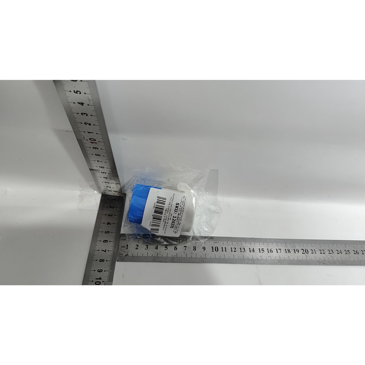Organizator Pastile Multifunctional 4 in 1, Dispozitiv Taiere, Sfaramare si Depozitare Medicamente, Include Pahar Apa, ABS si Lama Inox, Compact, Alb/Albastru, 8.7x6.2x4.1 cm