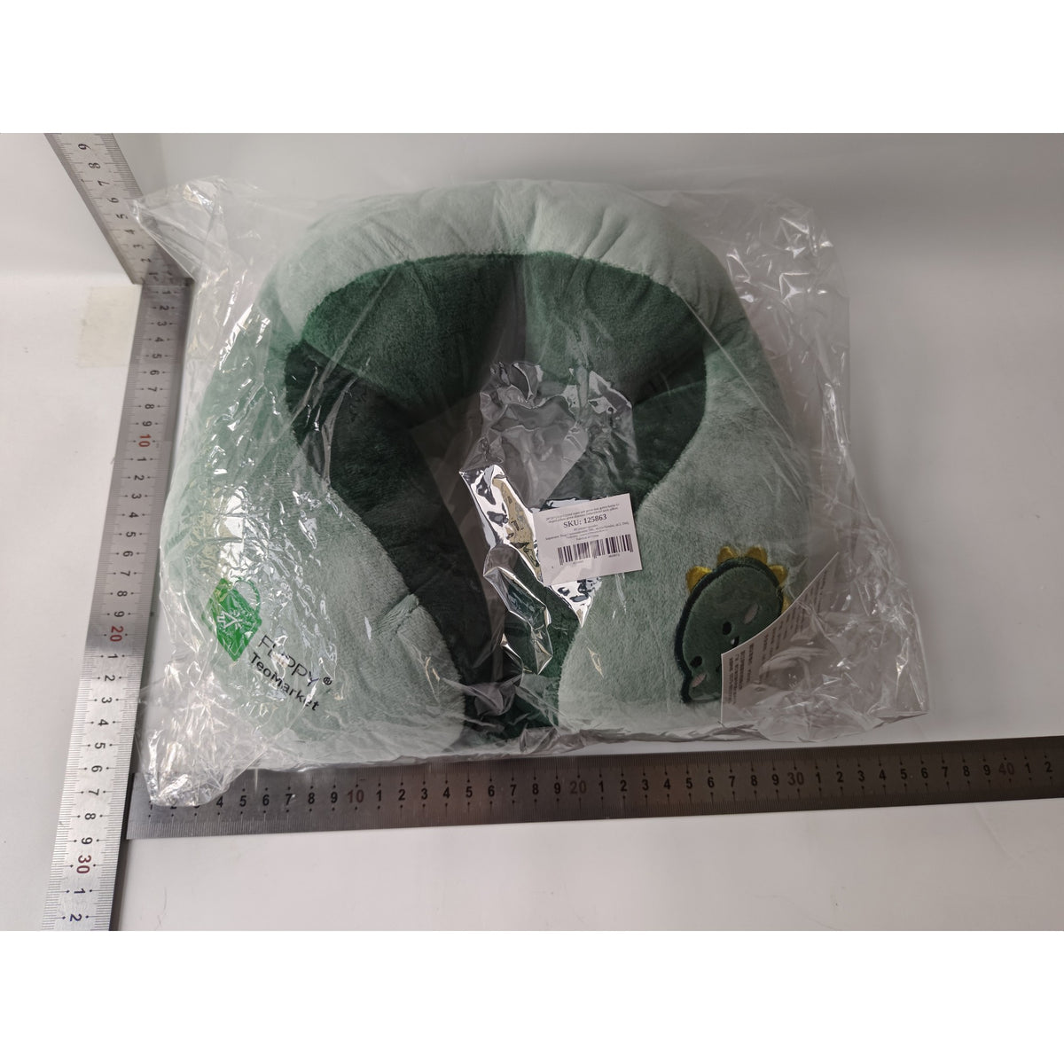 Perna de Calatorie pentru Gat si Cap, Suport Ergonomic cu Sistem de Prindere prin Capse, Umplutura Bumbac, Model Dinozaur Brodat, Verde, 28x28x10 cm