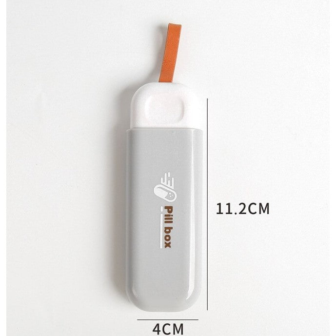 Cutie Depozitare Medicamente, Organizator Pastile Portabil cu 3 Compartimente, Sistem Glisant Push-Pull, Plastic Fara BPA, Tip Breloc cu Snur, Gri, 10.7x3.6x1.6 cm