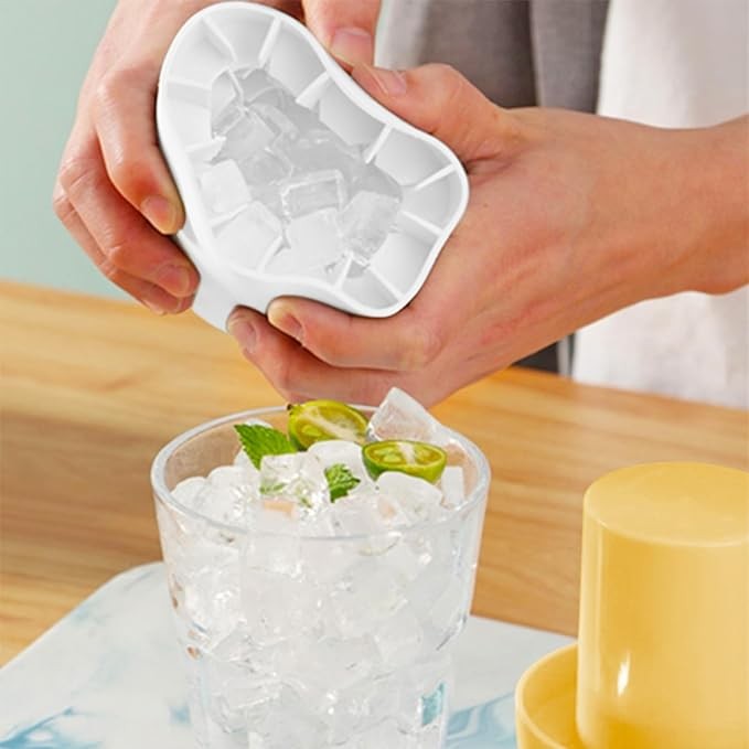 Forma de Gheata Cilindrica cu Capac, Matrita Silicon Tip Frapiera pentru 60 Cuburi, Fara BPA, 9x8.5x8 cm, Galben