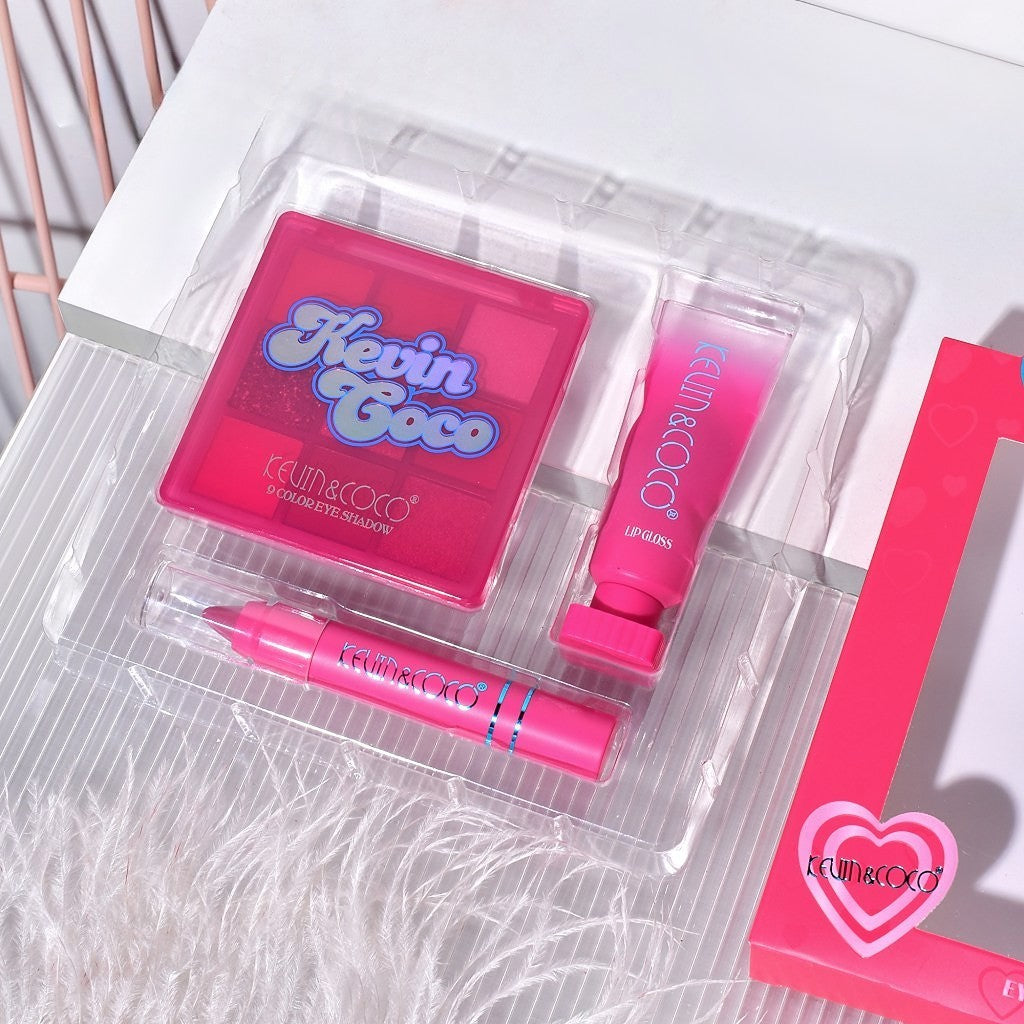 Kevin & Coco Set Machiaj Pink Hearted, Paleta 9 Farduri de Ochi Mate si Sidefate, Ruj Lichid Gloss si Ruj Tip Creion, Roz, 3 Piese, 15.5 x 13 x 3.4 cm