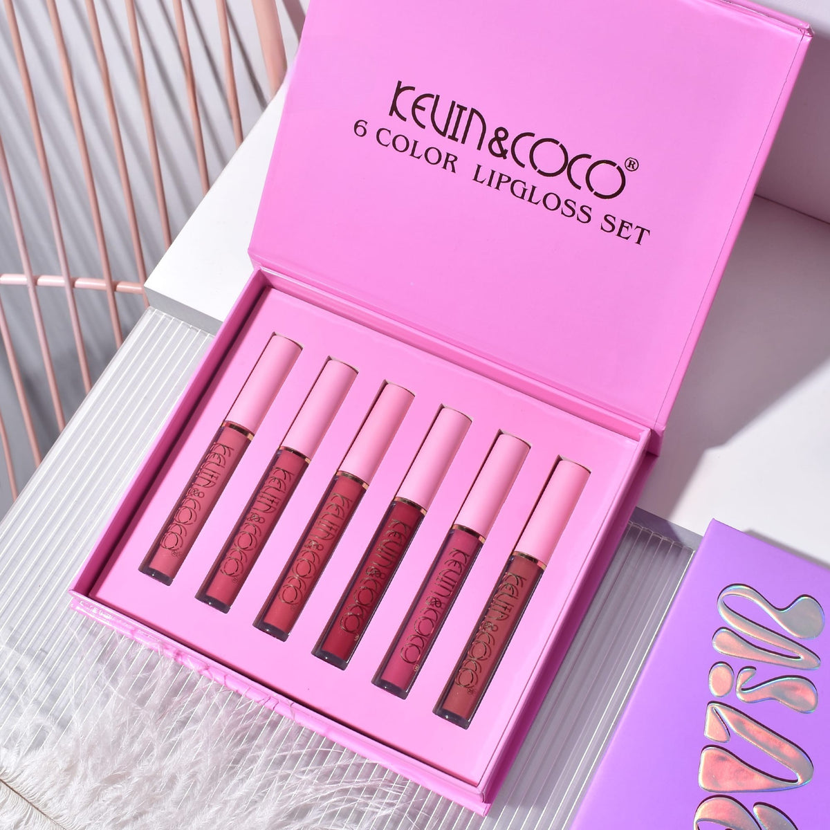 Kevin & Coco Set de Buze Pink Girl, Kit cu 6 Gloss-uri de Buze Lichide, Efect Catifelat si Lucios, Formula Cruelty-Free, Nuante Roz si Maro, 10.2 ml