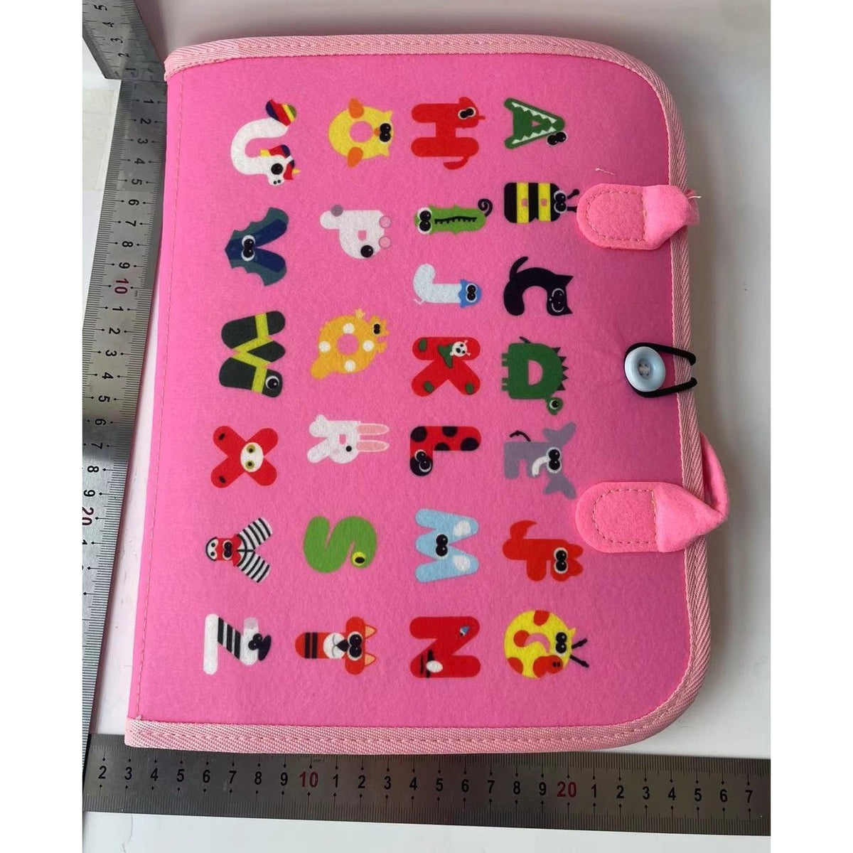 Carte Senzoriala Educativa Montessori, Dezvoltare Abilitati Motorii si Invatare Alfabet, Fetru si Material Textil, 16 Activitati Interactive, 3 Pagini, 28x25x4 cm, Roz Model Sirena