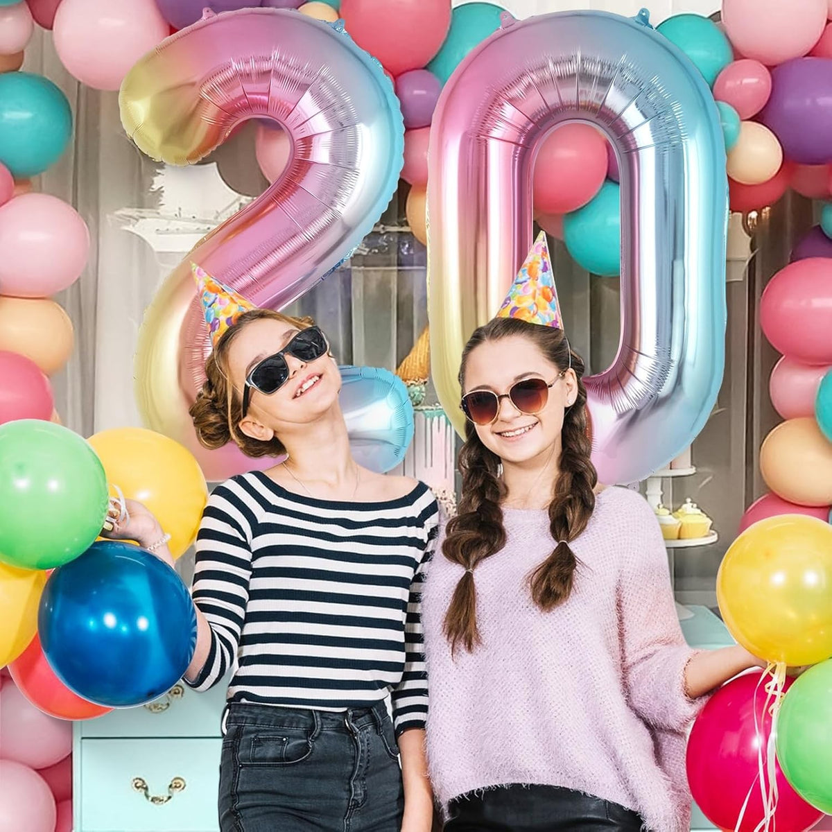 Balon Aniversar Cifra 2, Figurina din Folie Metalizata, Efect Gradient Multicolor, Umflare cu Aer sau Heliu, Inaltime 40 cm, Pai Inclus