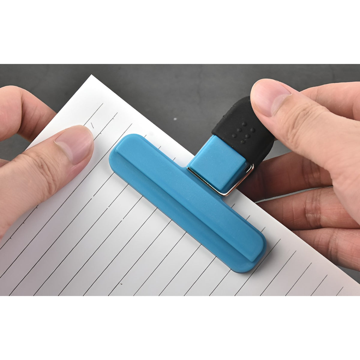 Clește Multifuncțional pentru Sigilarea Pungilor, Clip Etanș pentru Snacks și Alimente, Design Ergonomic, Plastic Rezistent, 7x6.5 cm, Albastru